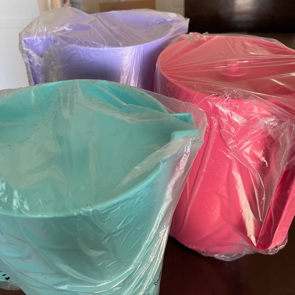 NWT Tupperware 1 Gallon Pitcher - Picture 9 of 11